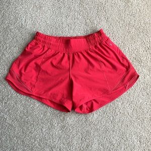 RARE! Salmon hotty hot lululemon shorts 4 tall